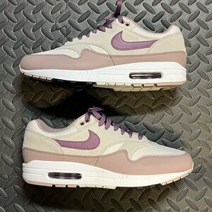 AIR MAX 1 SC ‘LIGHT BONE VIOLET DUST’